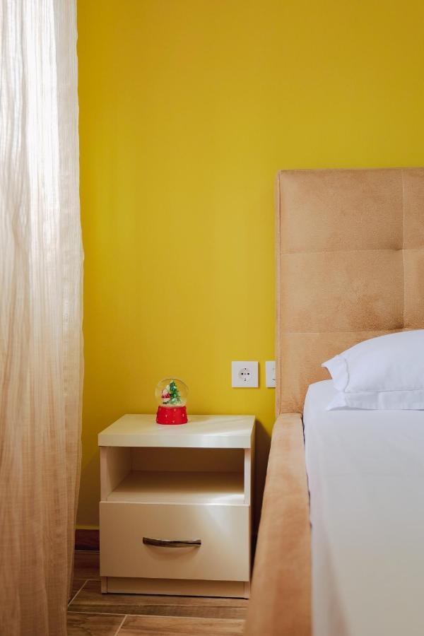 Eden Suites & Apartments Sarandë 外观 照片