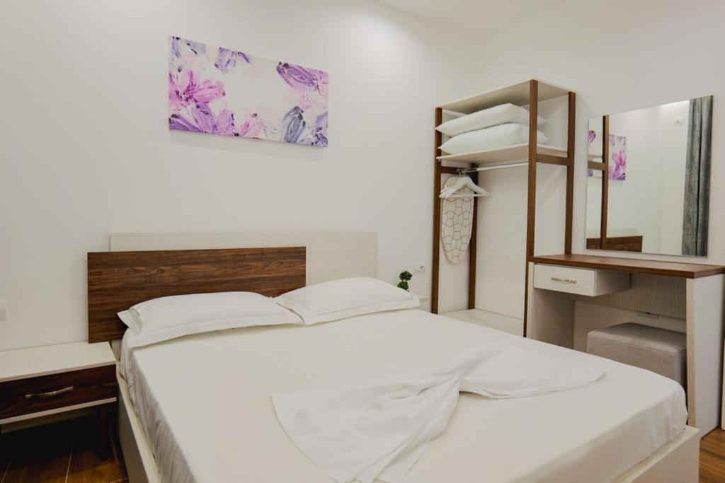 Eden Suites & Apartments Sarandë 外观 照片