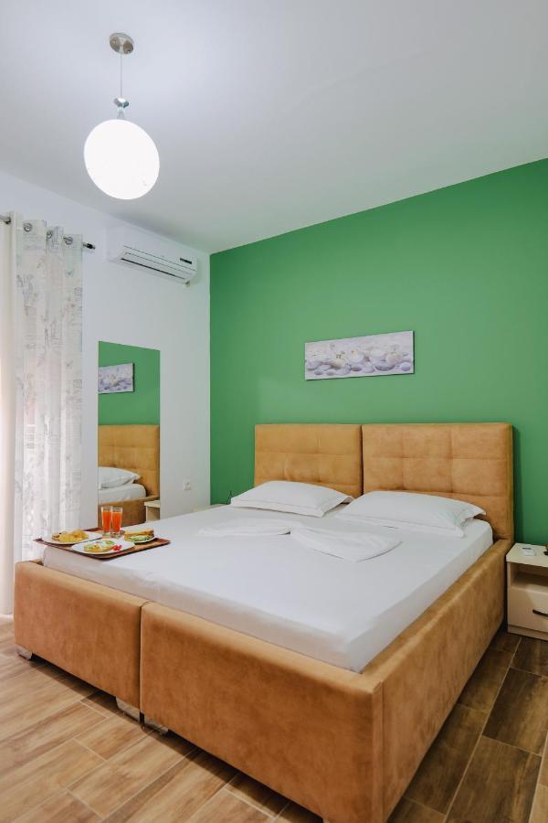 Eden Suites & Apartments Sarandë 外观 照片