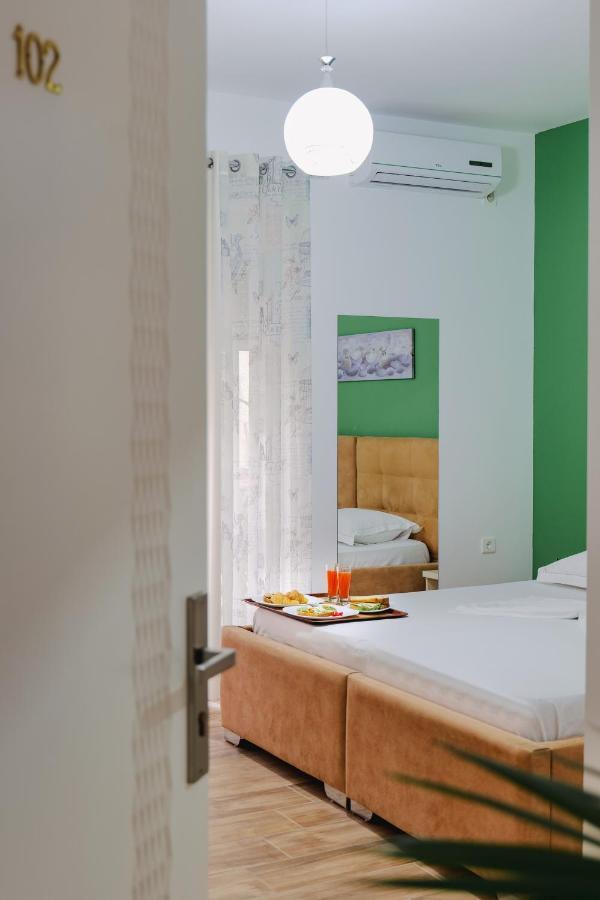 Eden Suites & Apartments Sarandë 外观 照片