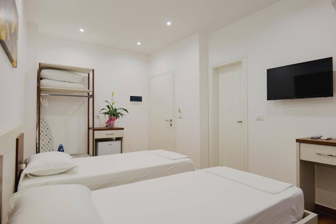 Eden Suites & Apartments Sarandë 外观 照片