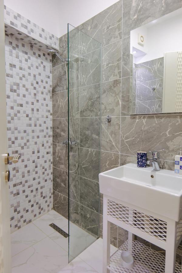 Eden Suites & Apartments Sarandë 外观 照片