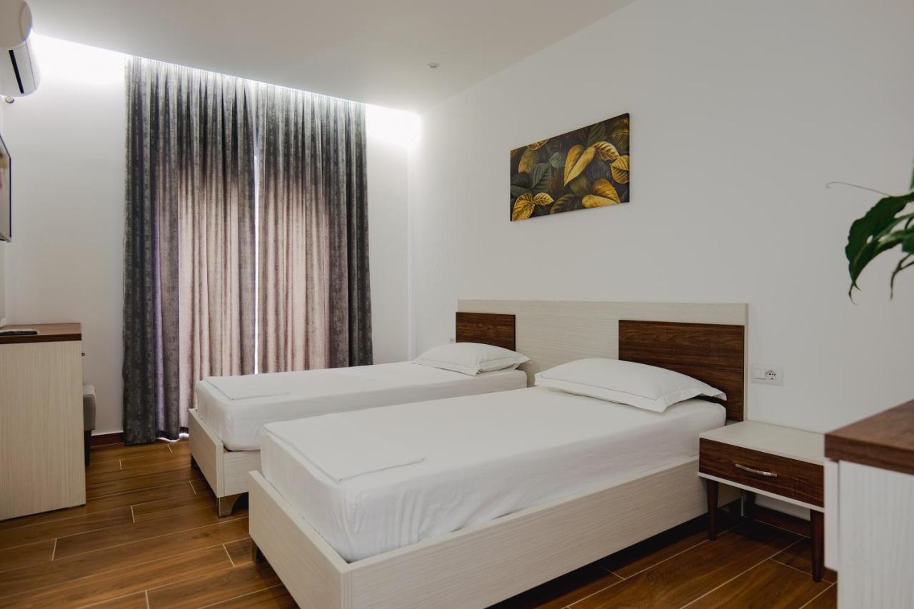 Eden Suites & Apartments Sarandë 外观 照片