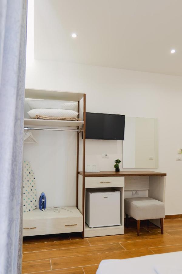 Eden Suites & Apartments Sarandë 外观 照片