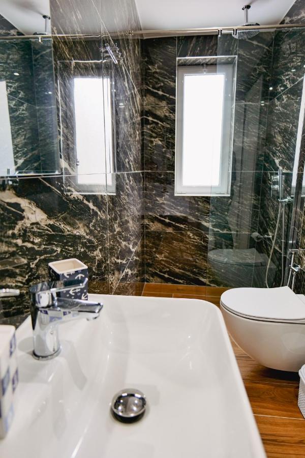 Eden Suites & Apartments Sarandë 外观 照片