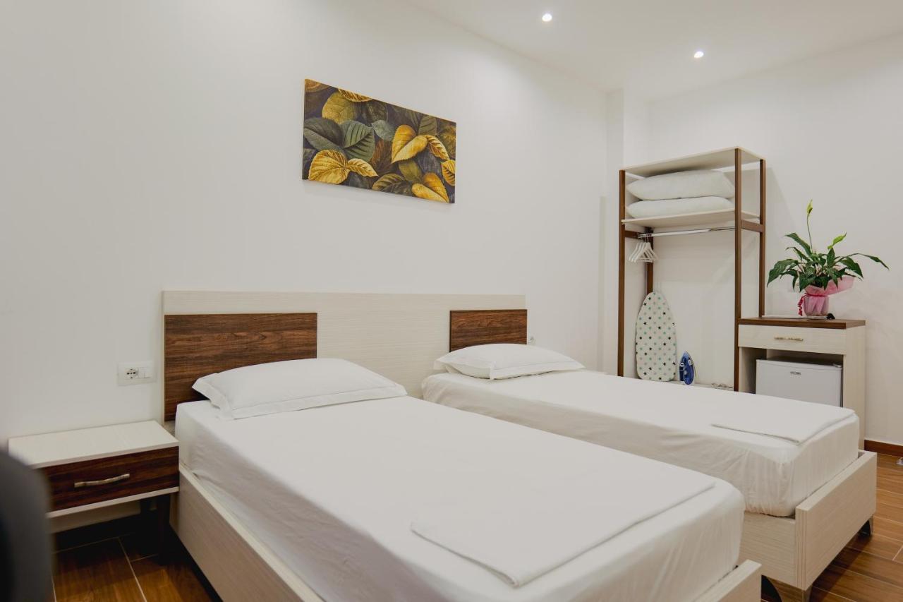 Eden Suites & Apartments Sarandë 外观 照片