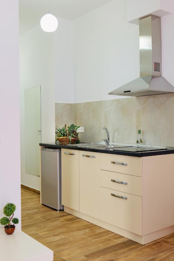 Eden Suites & Apartments Sarandë 外观 照片