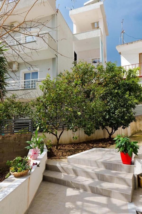 Eden Suites & Apartments Sarandë 外观 照片
