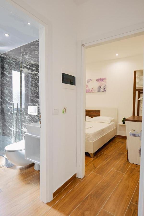 Eden Suites & Apartments Sarandë 外观 照片